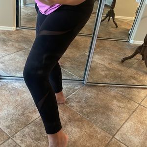 Lululemon Mesh Black Leggings 12